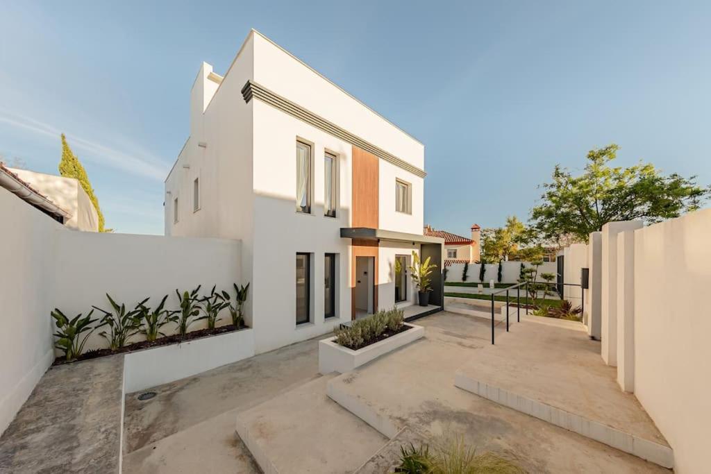 Villa Con Piscina Privada Gelves Eksteriør bilde