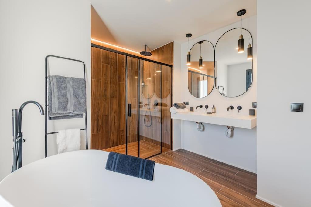 Villa Con Piscina Privada Gelves Eksteriør bilde