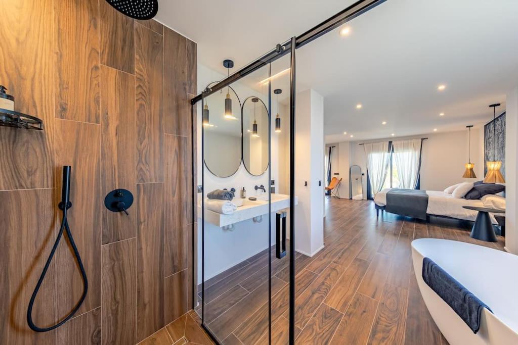 Villa Con Piscina Privada Gelves Eksteriør bilde