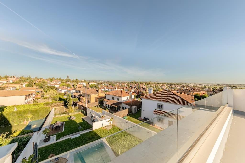 Villa Con Piscina Privada Gelves Eksteriør bilde