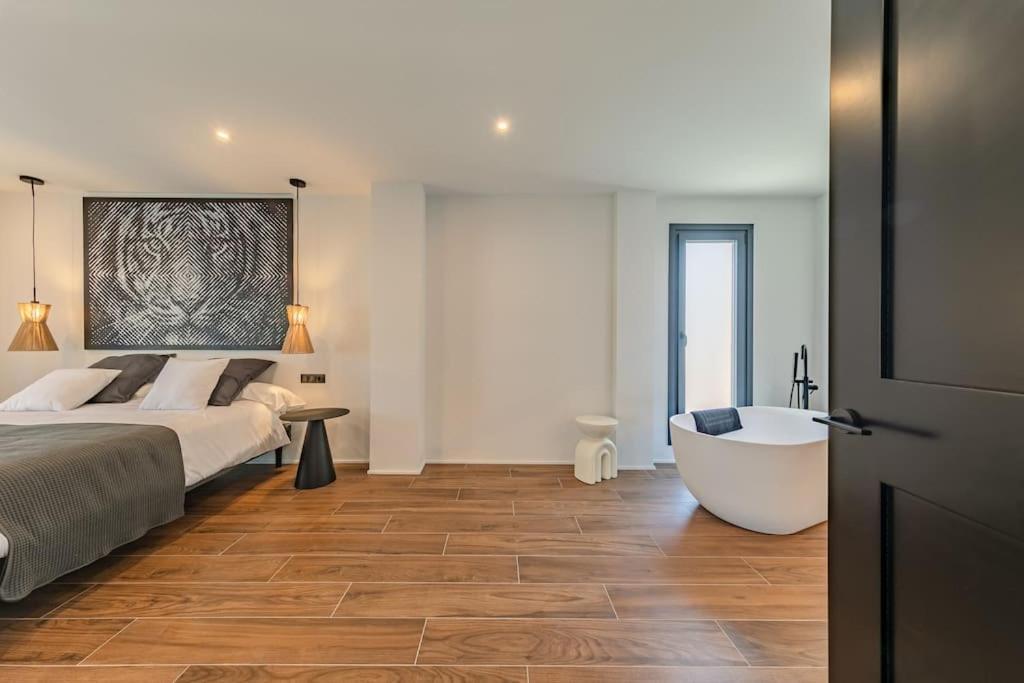 Villa Con Piscina Privada Gelves Eksteriør bilde
