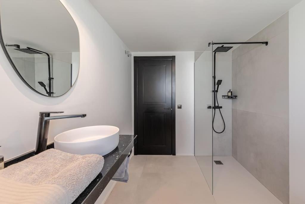 Villa Con Piscina Privada Gelves Eksteriør bilde