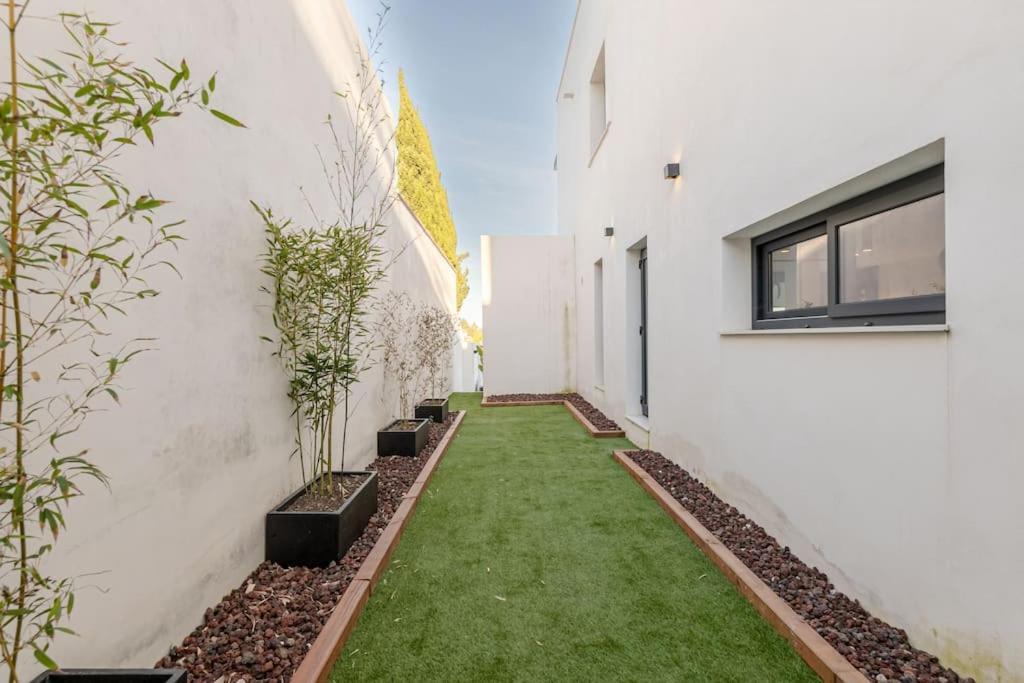 Villa Con Piscina Privada Gelves Eksteriør bilde